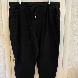 Comfy sweat pants. Skinny fit.